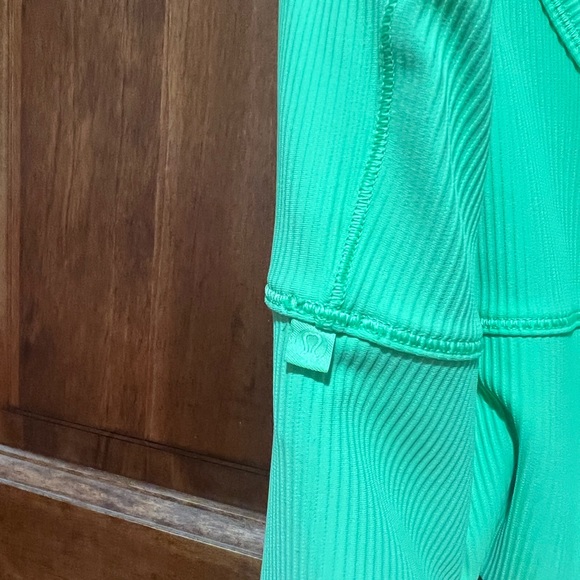 Lululemon tank - Picture 3 of 3